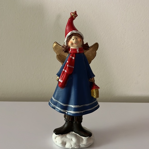 Four Christmas Elf/Angel Figurines - Picture 5 of 8
